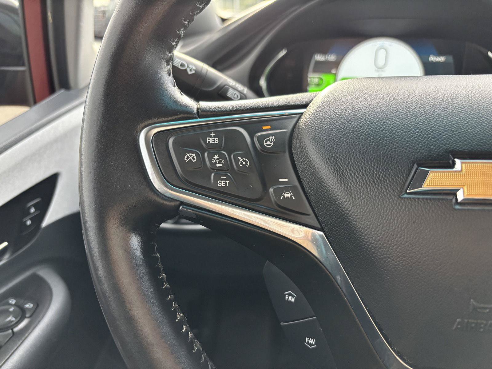 Used 2021 Chevrolet Bolt Premier w/ Infotainment Package FWD image 19