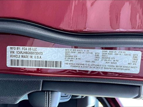 New 2025 Jeep Grand Cherokee Limited w/ Luxury Tech Group II image 30