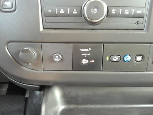 Used 2025 Chevrolet Express 3500 LT w/ LT Preferred Equipment Group RWD image 33