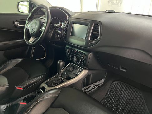 Used 2020 Jeep Compass Latitude w/ Cold Weather Group AWD/4WD image 27