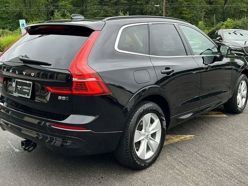 Used 2022 Volvo XC60 B5 Momentum w/ Climate Package image 5