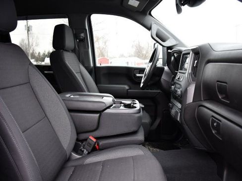 Used 2025 Chevrolet Silverado 2500 Custom w/ Custom Value Package image 27