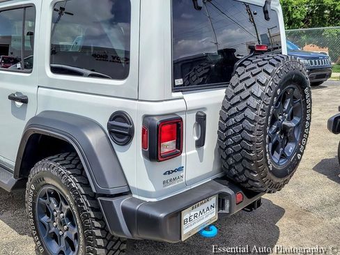 Used 2023 Jeep Wrangler Unlimited w/ Sun & Screen Package AWD/4WD image 9