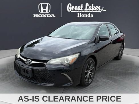 Used 2015 Toyota Camry XSE w/ Moonroof Package FWD image 2