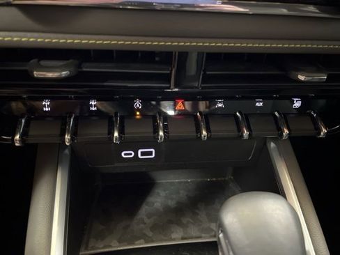 Used 2024 Chevrolet Colorado ZR2 w/ Technology Package image 35