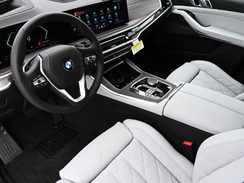 New 2026 BMW X5 sDrive40i w/ Climate Comfort Package image 12