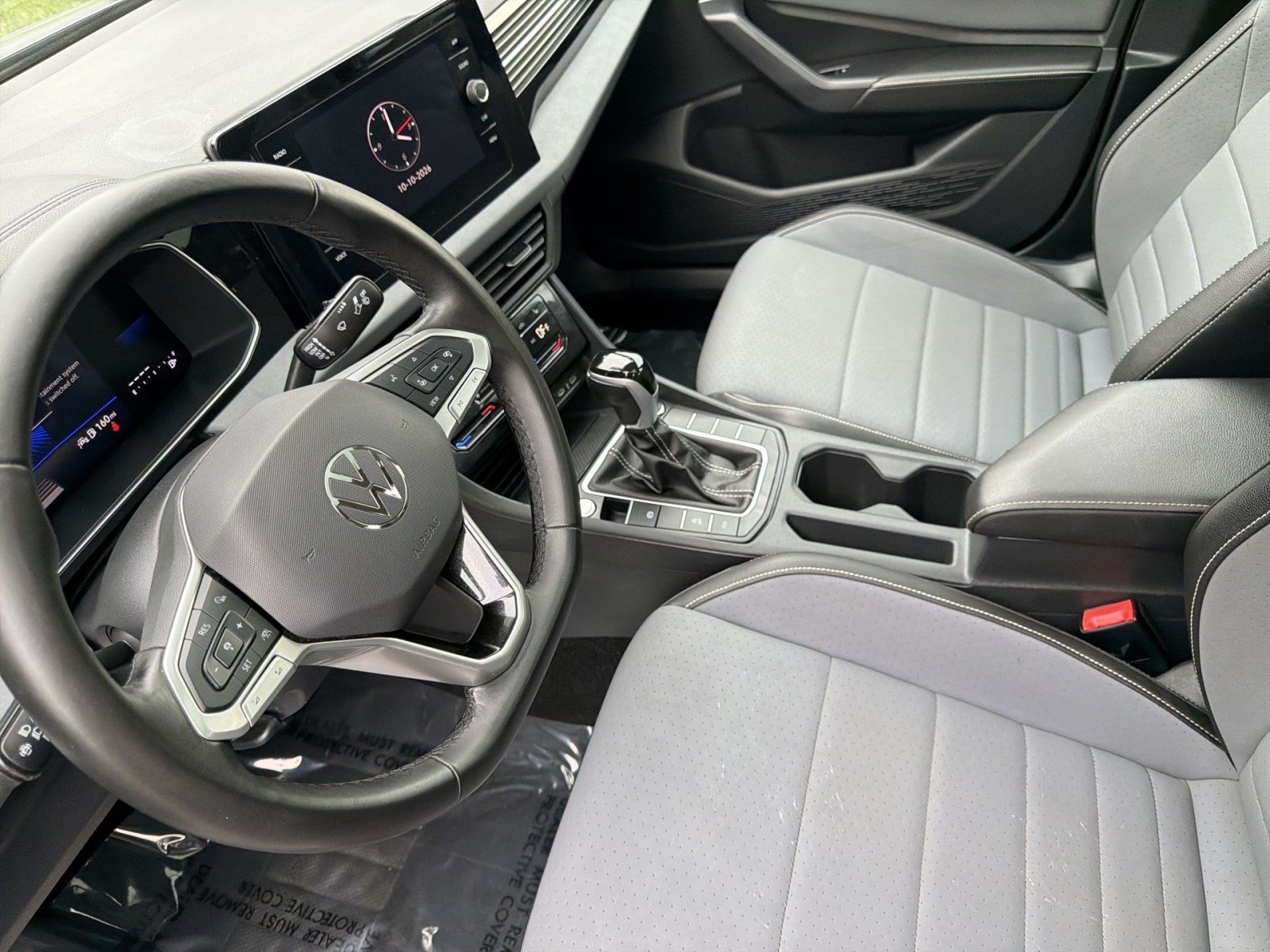 Used 2025 Volkswagen Jetta SE FWD image 21