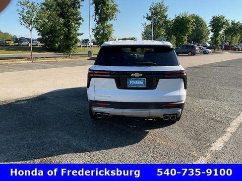 Used 2025 Chevrolet Traverse LT w/ Enhanced Driving Package FWD image 5