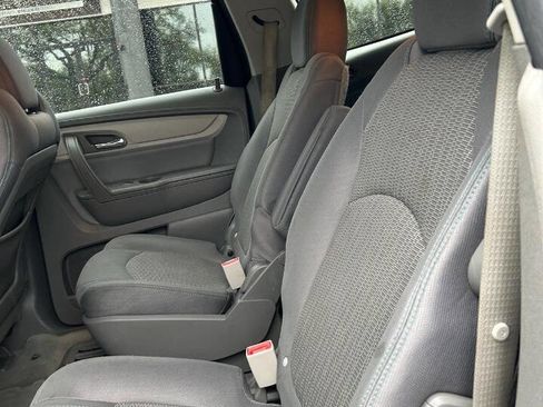 Used 2016 Chevrolet Traverse LT w/ Style and Technology Package FWD image 30