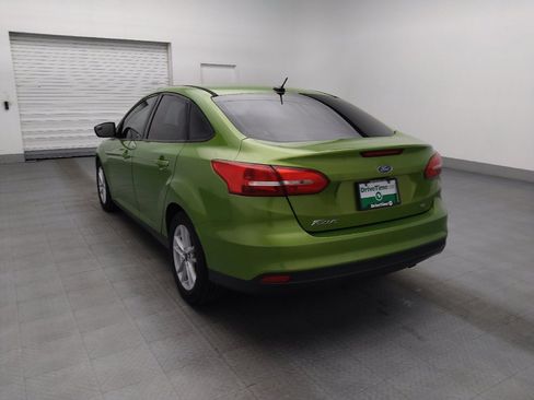 Used 2018 Ford Focus SE FWD image 5