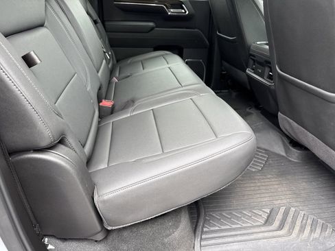 Used 2024 Chevrolet Silverado 1500 LT Trail Boss w/ LT Trail Boss Premium Package AWD/4WD image 16