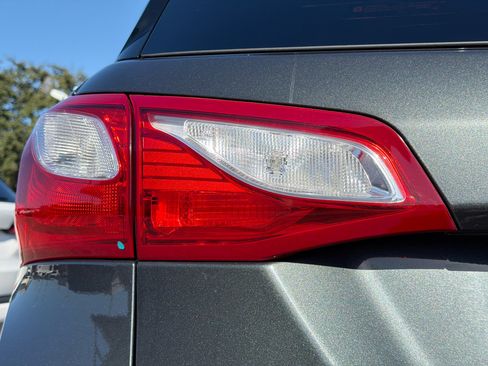 Used 2020 Chevrolet Equinox LS w/ LS Convenience Package image 10