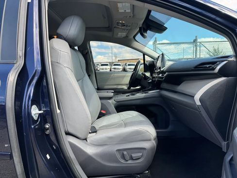 Used 2021 Toyota Sienna Limited FWD image 24