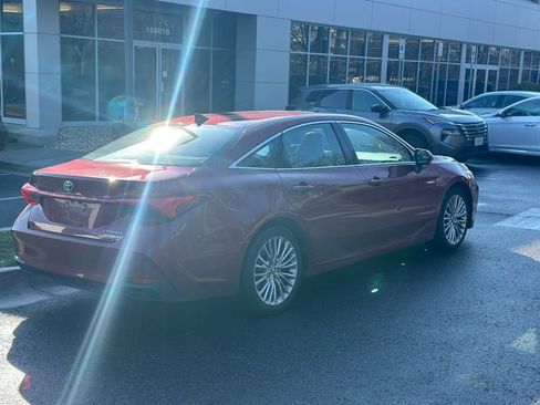 Used 2019 Toyota Avalon Limited w/ Advanced Safety Package image 5