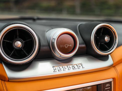Used 2016 Ferrari California T RWD image 37