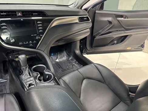 Used 2018 Toyota Camry XSE image 23