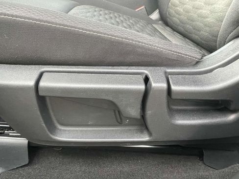 Used 2024 Nissan Pathfinder S image 15