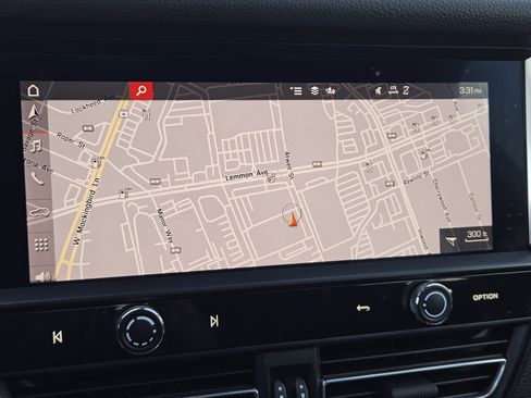 Used 2023 Porsche Macan Turbo image 17