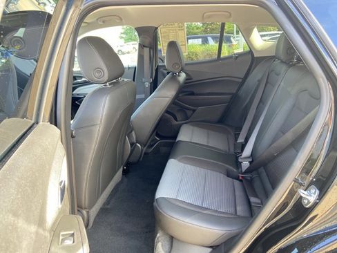 Used 2025 Chevrolet Trax LT w/ LT Convenience Package FWD image 48
