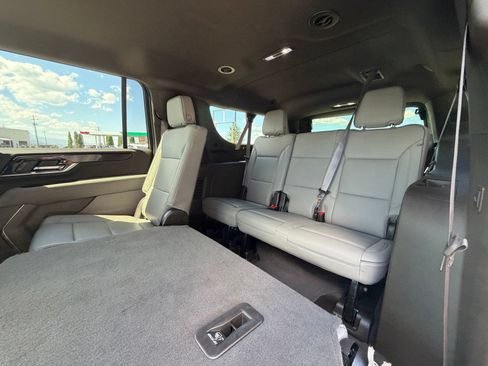 Used 2025 GMC Yukon XL Elevation AWD/4WD image 29