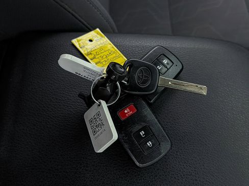 Used 2019 Toyota Tacoma TRD Off-Road image 25