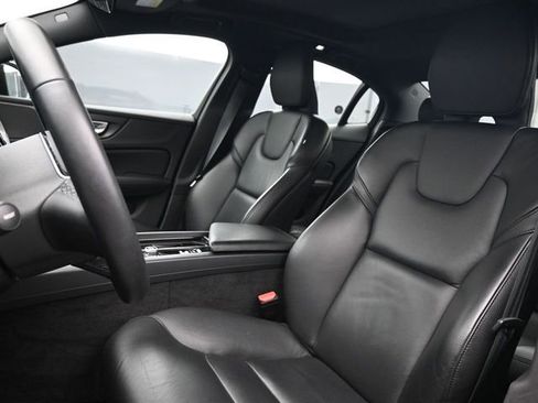 Used 2023 Volvo S60 B5 Plus w/ Climate Package image 9