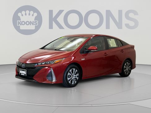Used 2021 Toyota Prius Prime XLE w/ Carpet Mat Package (TMS) FWD image 4