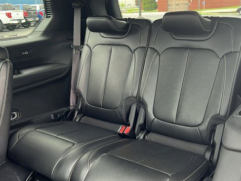 Used 2024 Jeep Grand Cherokee L Limited w/ Luxury Tech Group II image 37