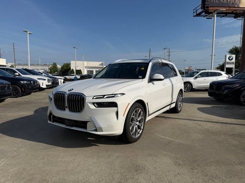 Certified 2025 BMW X7 xDrive40i w/ Premium Package AWD/4WD image 1