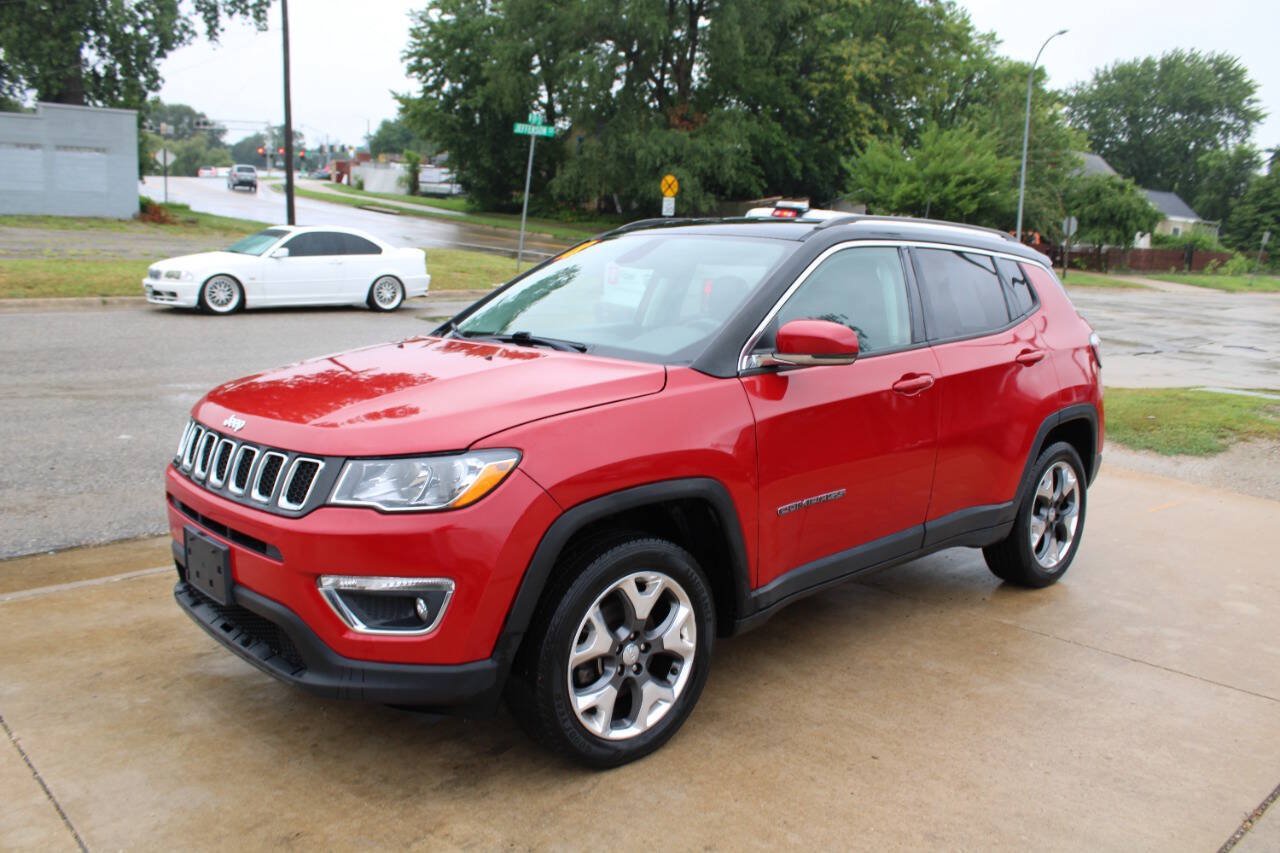 Used 2018 Jeep Compass Limited w/ Navigation Group AWD/4WD image 4