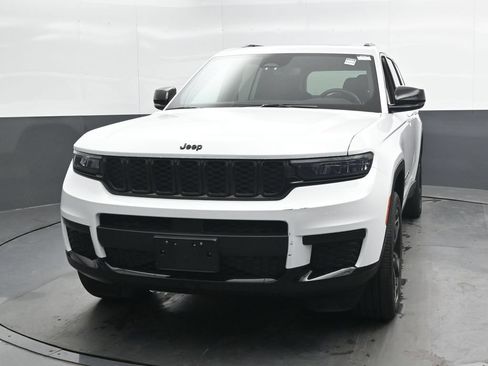 Used 2023 Jeep Grand Cherokee L Laredo AWD/4WD image 7