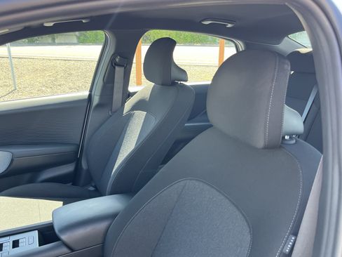 Certified 2025 Hyundai Ioniq 6 SE RWD image 17