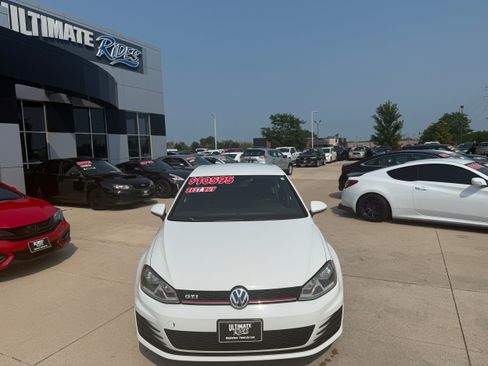 Used 2015 Volkswagen GTI S FWD image 2
