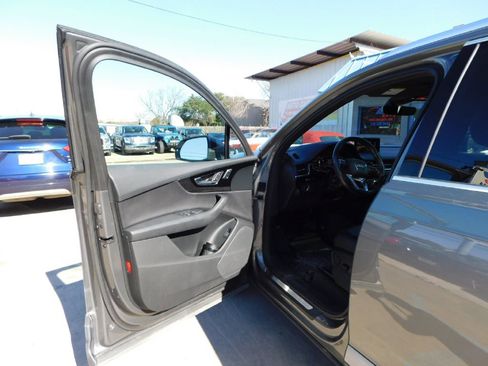 Used 2017 Audi Q7 3.0T Premium Plus image 22