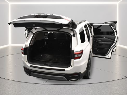 Used 2023 Honda Pilot Touring image 8