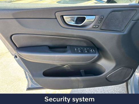 Used 2023 Volvo XC60 B5 Ultimate w/ Climate Package image 25