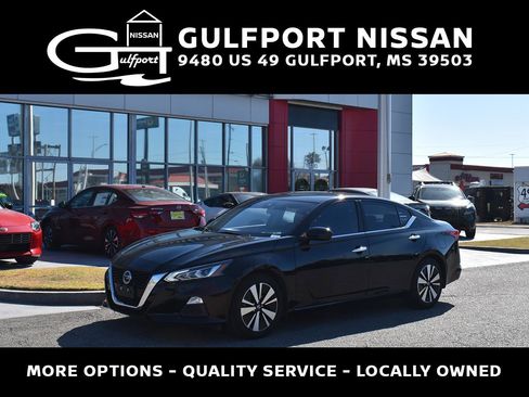 Used 2021 Nissan Altima 2.5 SV image 1