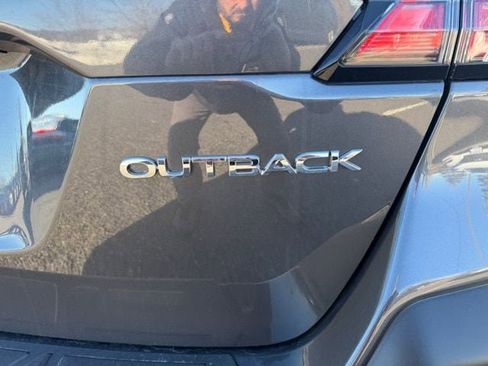Used 2025 Subaru Outback Limited image 15