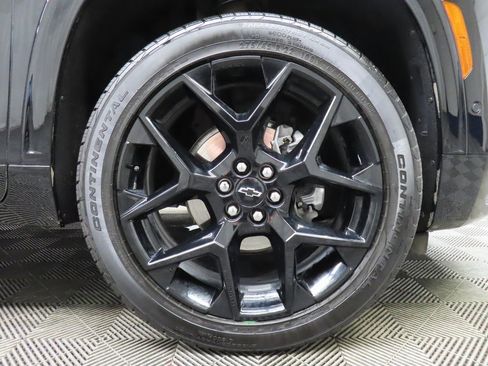 Used 2024 Chevrolet Traverse RS image 8