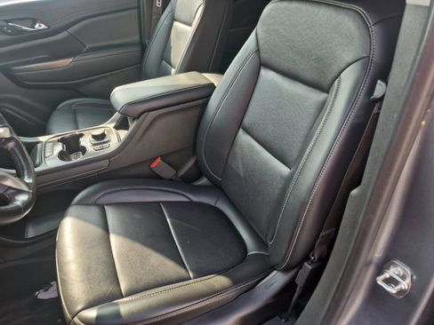 Used 2021 GMC Acadia SLT w/ Elevation Edition FWD image 11