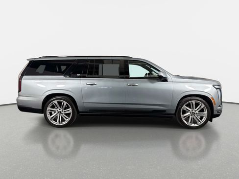 Used 2026 Cadillac Escalade ESV Platinum Sport AWD/4WD image 2