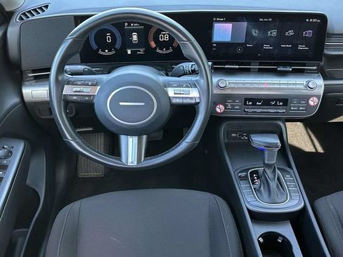 Used 2025 Hyundai Kona SEL FWD image 10