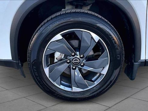 Certified 2025 Nissan Rogue SV image 10