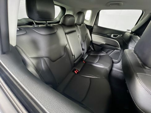 Used 2022 Jeep Compass Latitude AWD/4WD image 24
