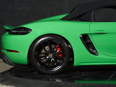 Used 2023 Porsche 718 Boxster Spyder RWD image 36