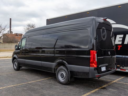 Used 2024 Mercedes-Benz Sprinter 2500 image 5