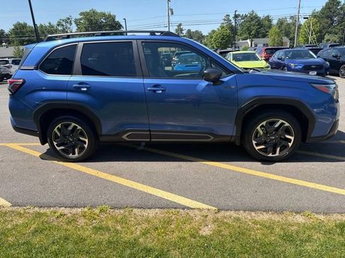 Used 2025 Subaru Forester Limited AWD/4WD image 4