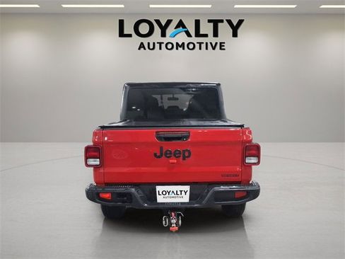 Used 2021 Jeep Gladiator Sport image 4