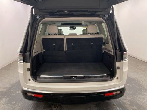 Used 2023 Jeep Grand Wagoneer 4WD image 27