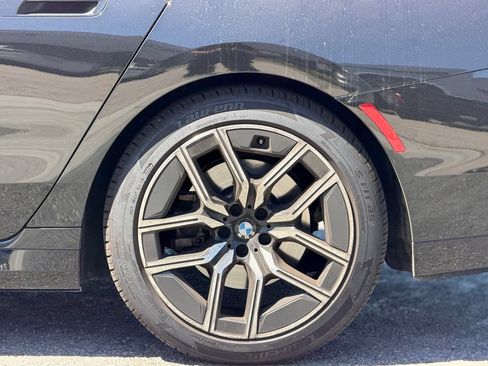 Used 2024 BMW 740i RWD image 3
